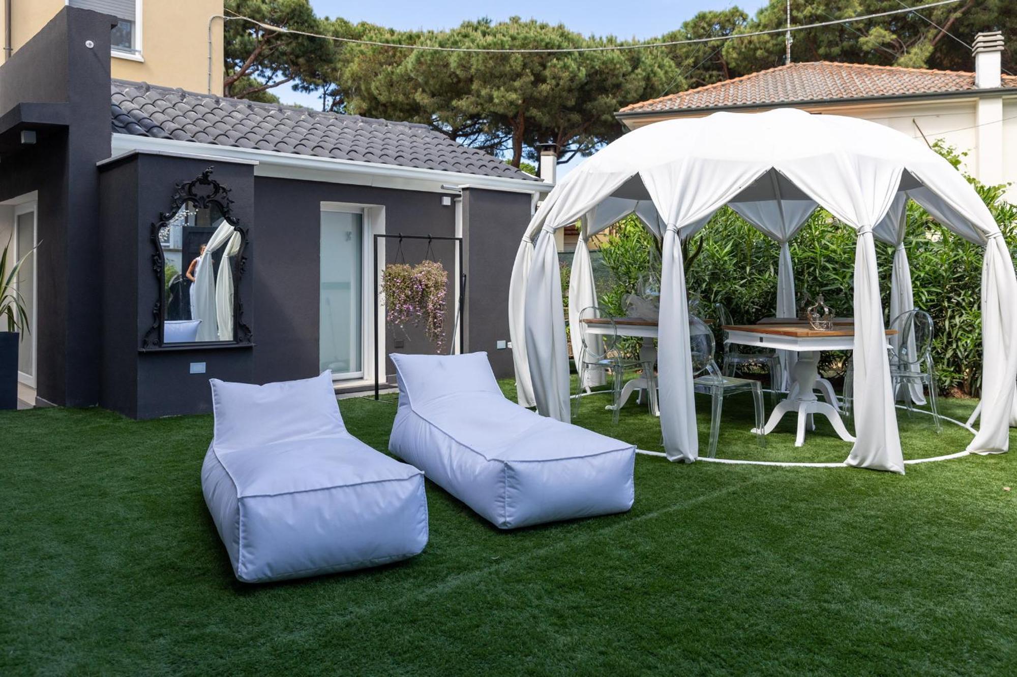Villa Monti Suites&Aparts Cesenatico Ngoại thất bức ảnh